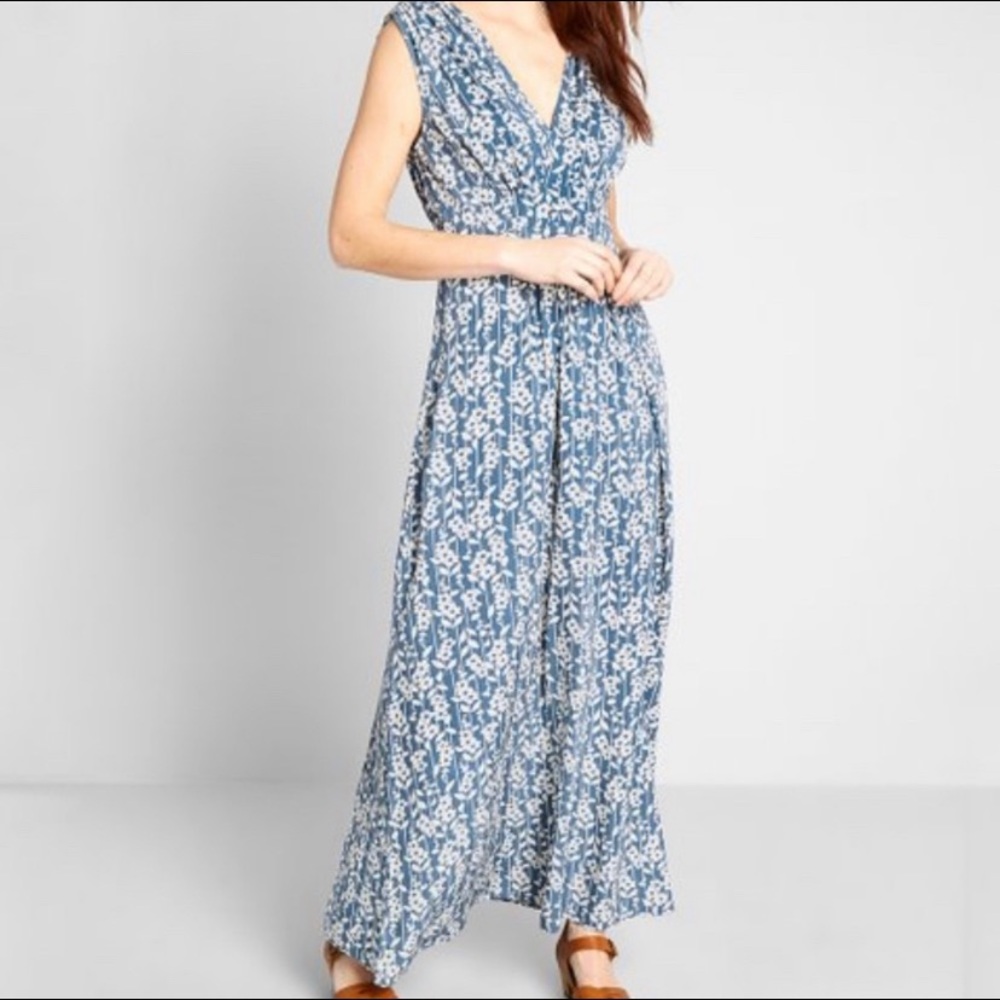 ModCloth maxi blue and white floral dress
